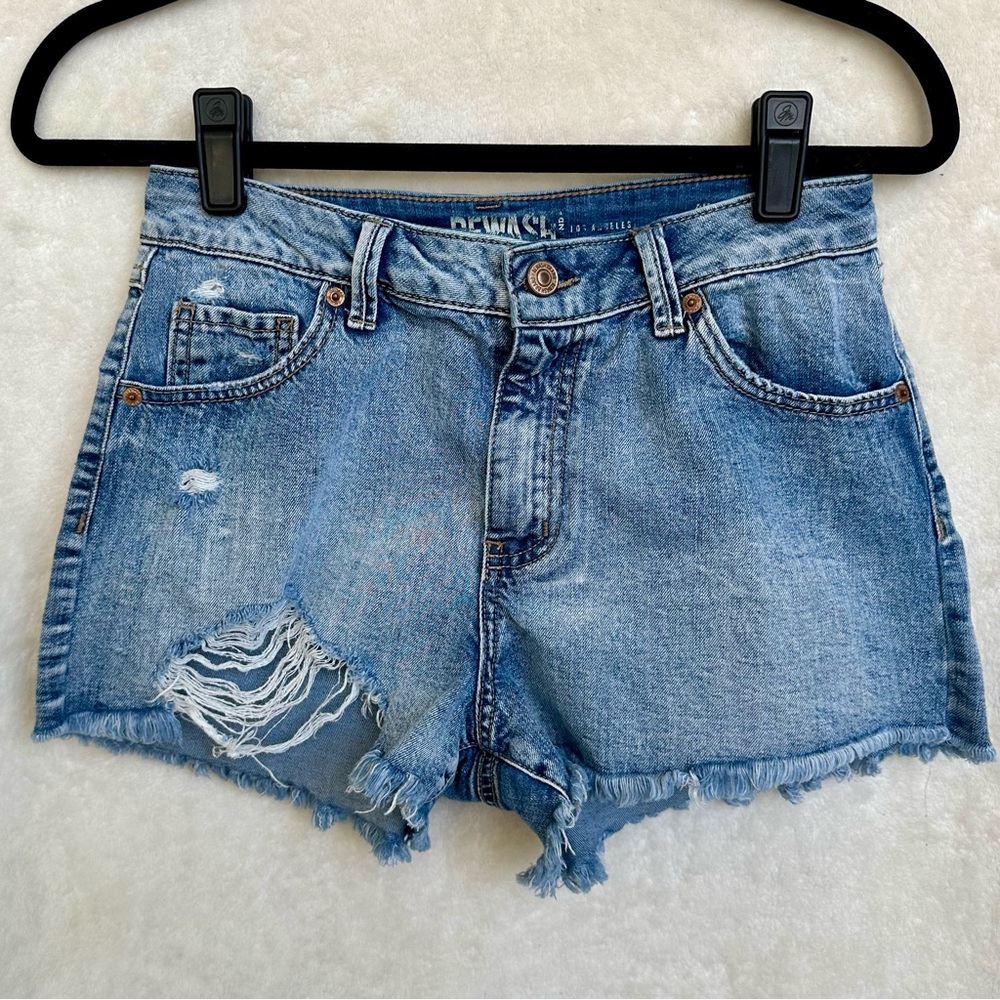 Rewash‎ Super High Rise Wedge Medium Wash Distressed Cutoff Shorts Size 7 28